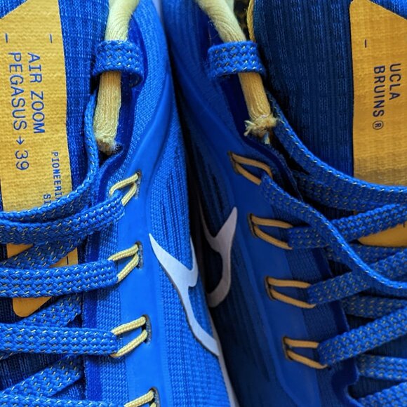 Nike Air Zoom Pegasus 39 UCLA Road Running Shoes Blue White Gold - Picture 7 of 8